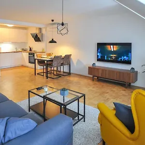 https://strict-city-apartments.hotels-in-ljubljana.com