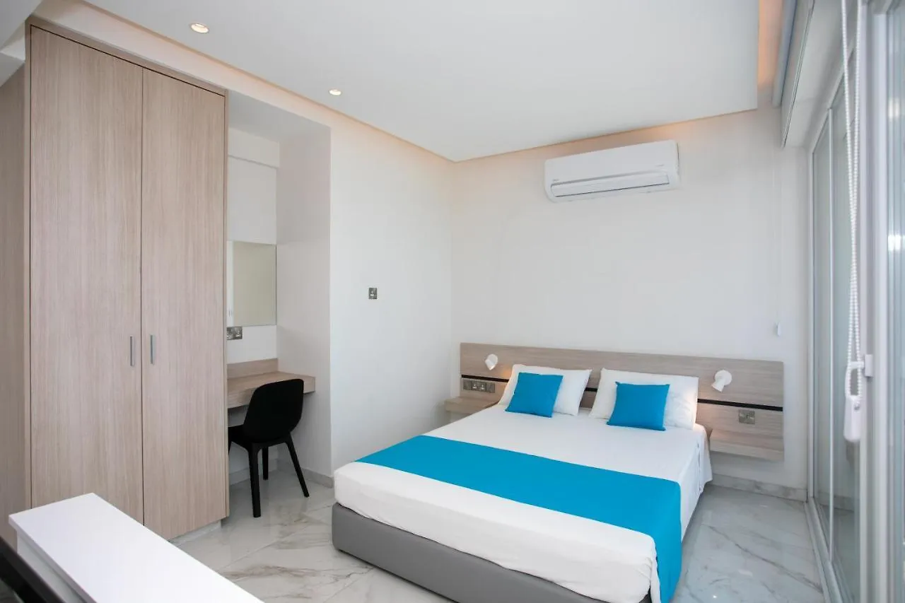 Les Palmiers Sunorama Beach Apartments 라르나카 키프로스