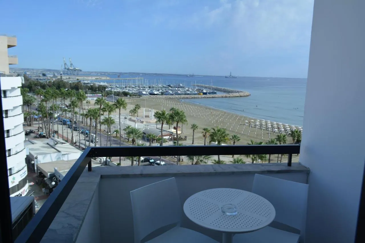 Les Palmiers Sunorama Beach Apartments Larnaka